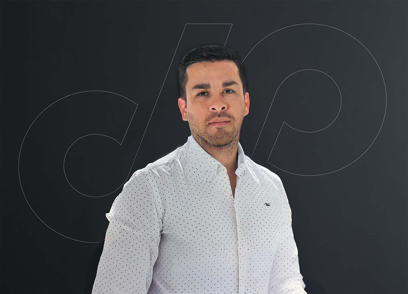 VÍCTOR URRA BUSTOS