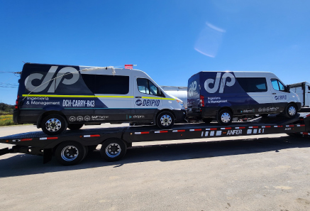 DELPRO Refuerza Compromiso con Glencore en Antofagasta con la Entrega de Dos Mini Buses